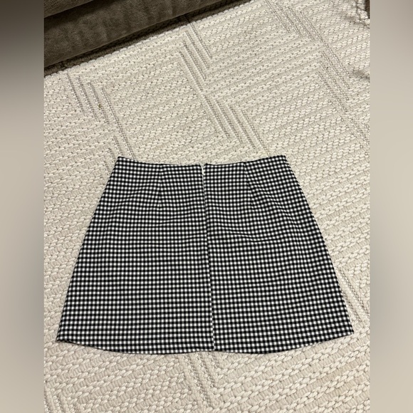 NWOT Urban Outfitters Black and White Gingham Mini Skirt Size Small - Picture 3 of 3